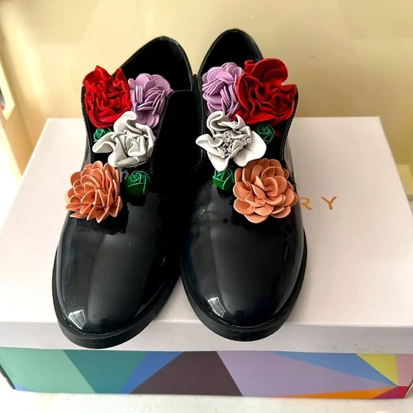 Katy Perry Collection The Kailee Black Patent Floral Oxford Loafer Size